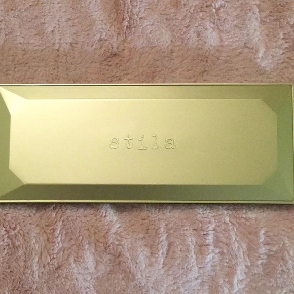 Stila Other - Stila Happy Hour Eye Shadow Palette